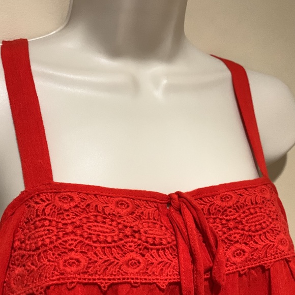 Eyeshadow cold shoulder top - Picture 5 of 9